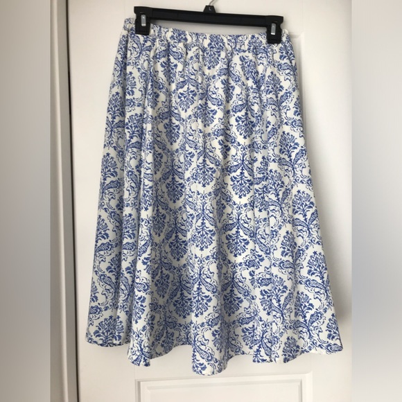 Francesca’s Blue and White Floral A-line Skirt - Picture 2 of 3